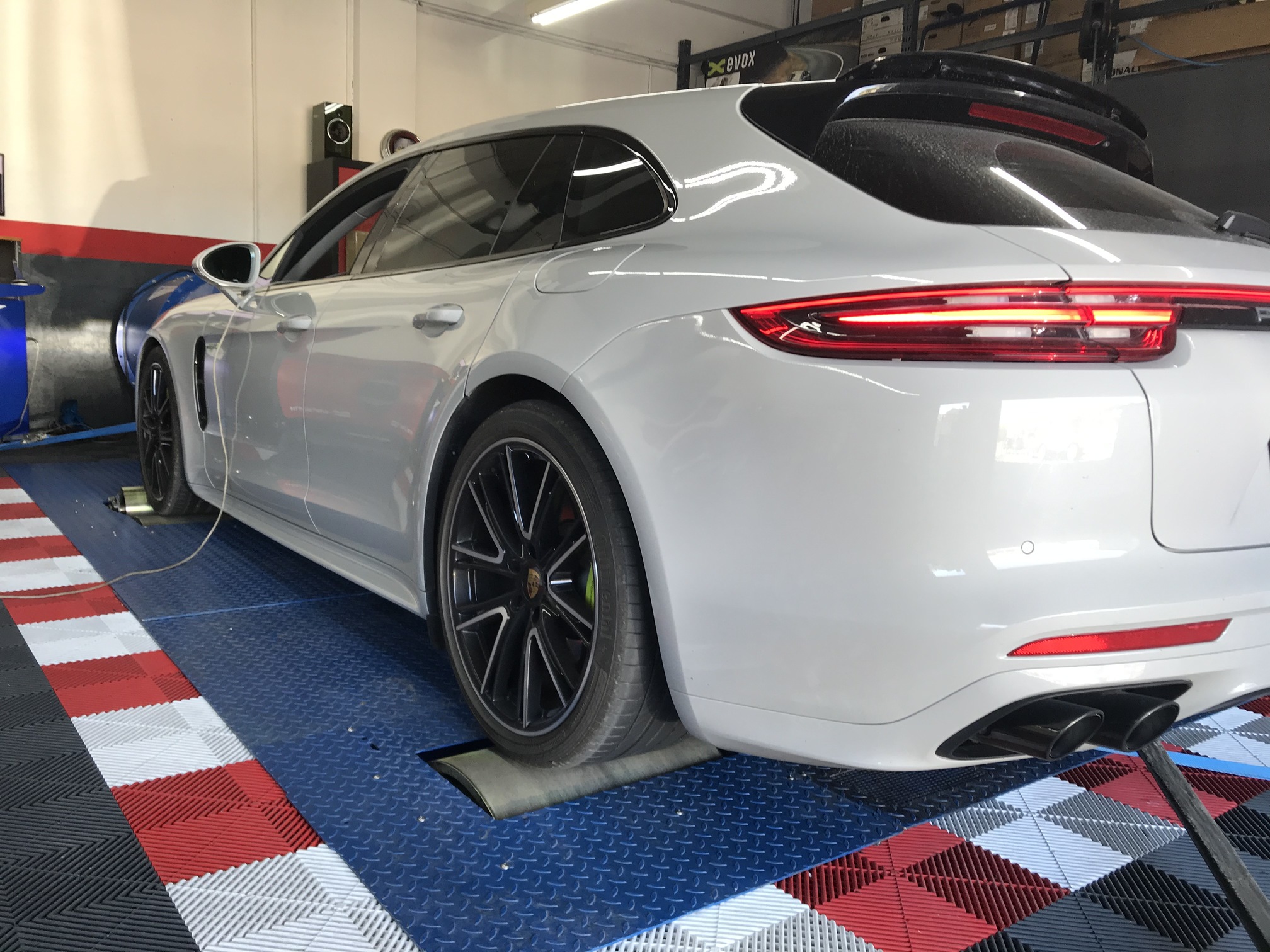 Qui sommes-nous? » Car Audio Racing - Spécialiste en préparation